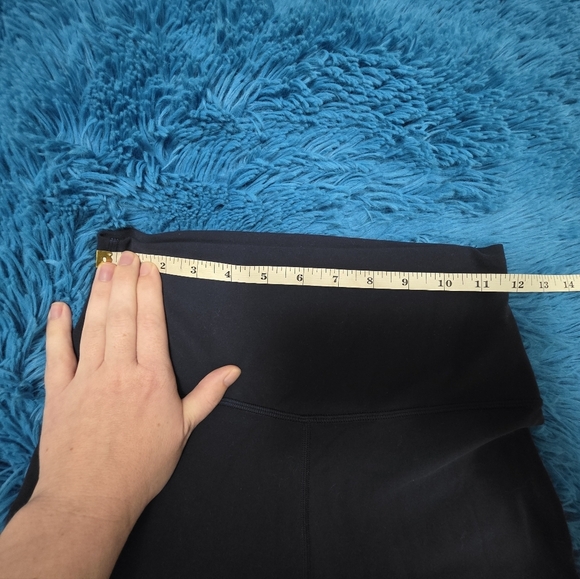 Lululemon Align High Rise Crop 17" Leggings Size 6 - Picture 7 of 8